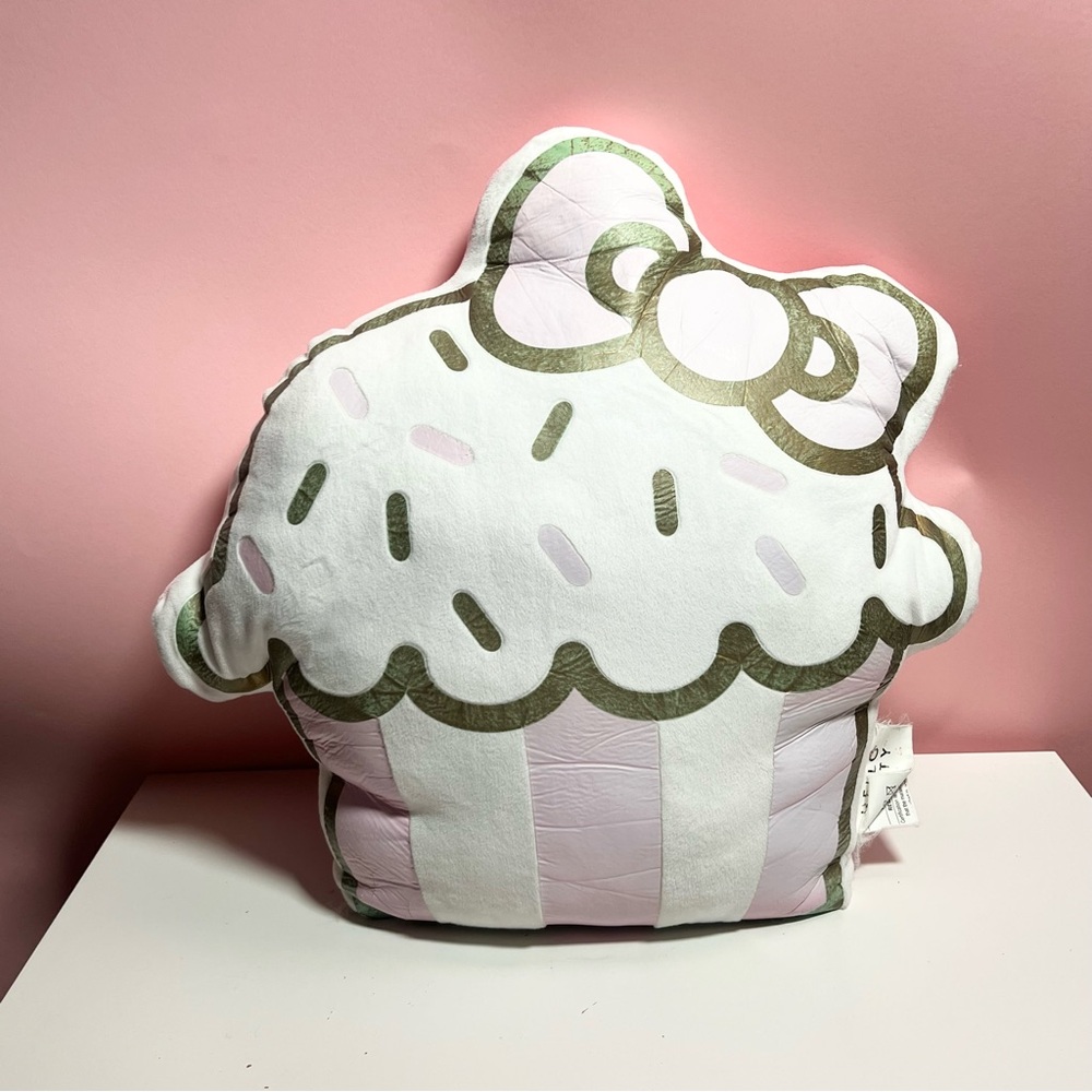 Y2K 2000s mcbling Sanrio hello kitty cafe cupcake pillow